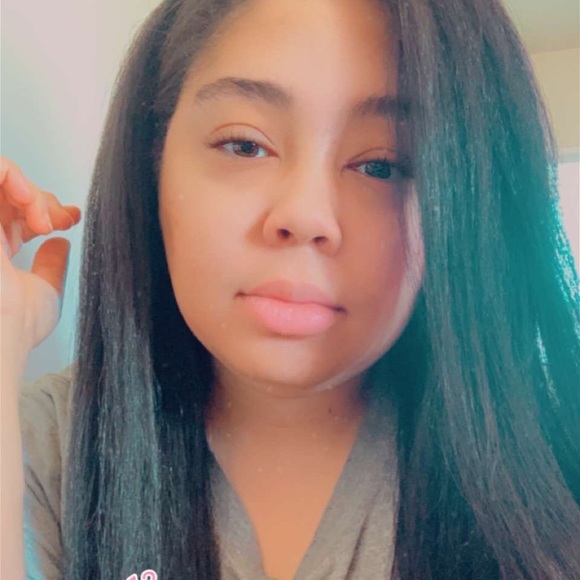 Meet Your Posher, Ashlee! - Picture 6 of 8